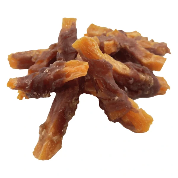 UNIQ PETS dog snacks 500g Frytki z batatów owinięte kaczką – zbliżenie produktu UNIQ PETS dog snacks 500g Frytki z batatów owinięte kaczką – zbliżenie na białym tle