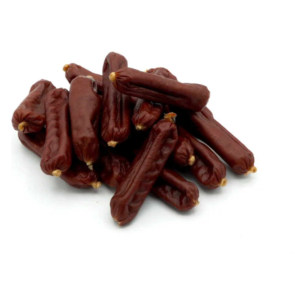MASTER DOG Kiełbaski z kaczki 500g Przysmak dla psa – zbliżenie produktu MASTER DOG Kiełbaski z kaczki 500g Przysmak dla psa – zbliżenie na białym tle