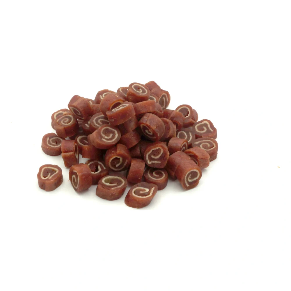 MASTER DOG Mini Sushi Jagnięcina Dorsz 500G – zbliżenie produktu MASTER DOG Mini Sushi Jagnięcina Dorsz 500G – zbliżenie na białym tle
